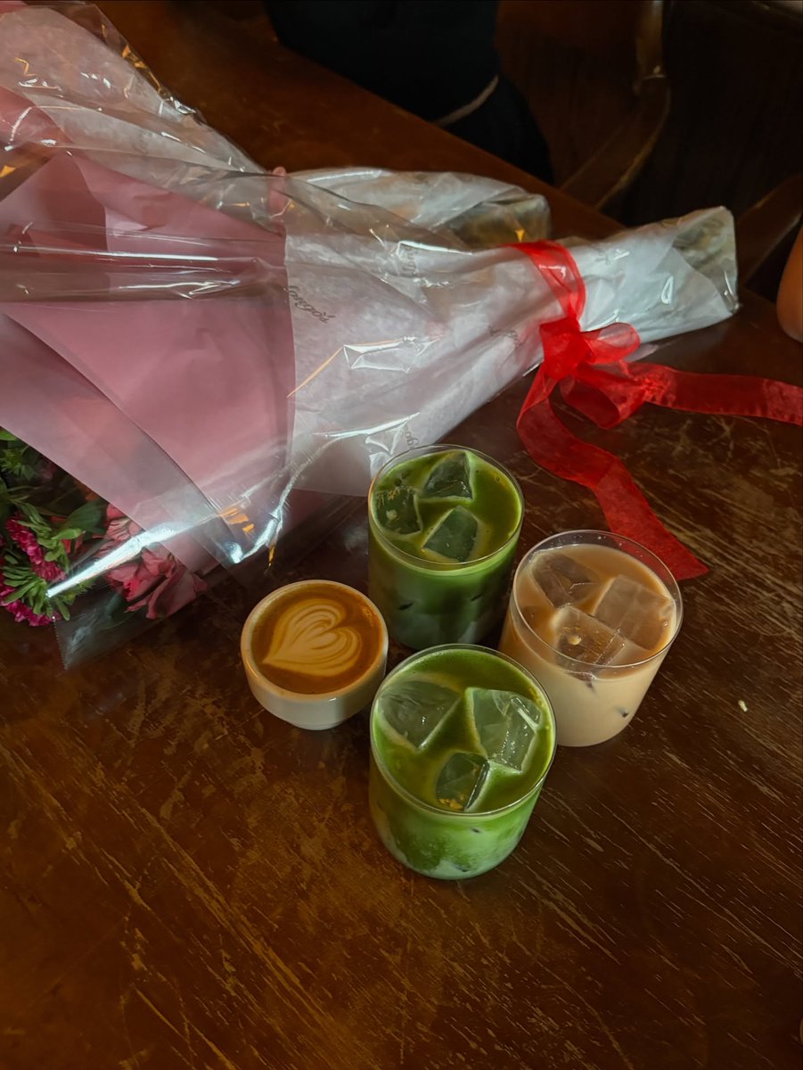 ErikaDayane17's tweet photo. Cafe hopping lately. Hope you carve out time this week for a sweet treat too. https://t.co/opGClyu5e6