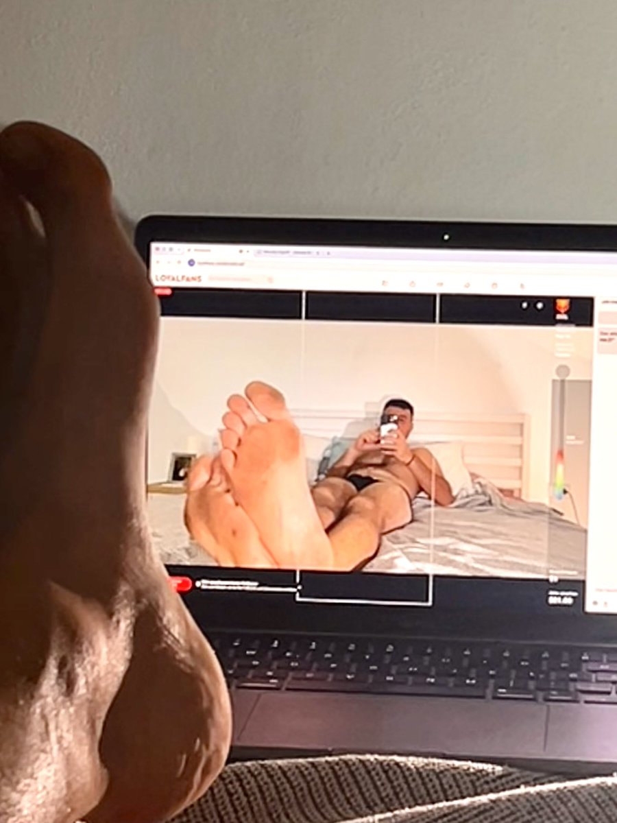 MasterAlinos's tweet photo. Live on LF. Charge your wallet Loser.

Findom Alpha Master Feet Male Cuckold Alpha Couple Financial domination Italian 
@AlphaMaleWorld1 @merrysupport @findomfan420 @FeetFinder @MASTER_UPDATES @BestSockMasters @tonysub56 @willow_qua @nick_gtwb @rtfordoms @master_italiani @HouseofMo_world @rt4malefeet