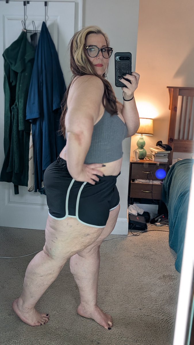 Sjarseneault1's tweet photo. Feel like I'm basically strarting from scratch. Upper body day
#bbw #thiccc #milf #healthatanysize #strengthtraining #upperbody #upperbodyworkout #upperbodystrengthtraining https://t.co/5CZ0QBgpR0