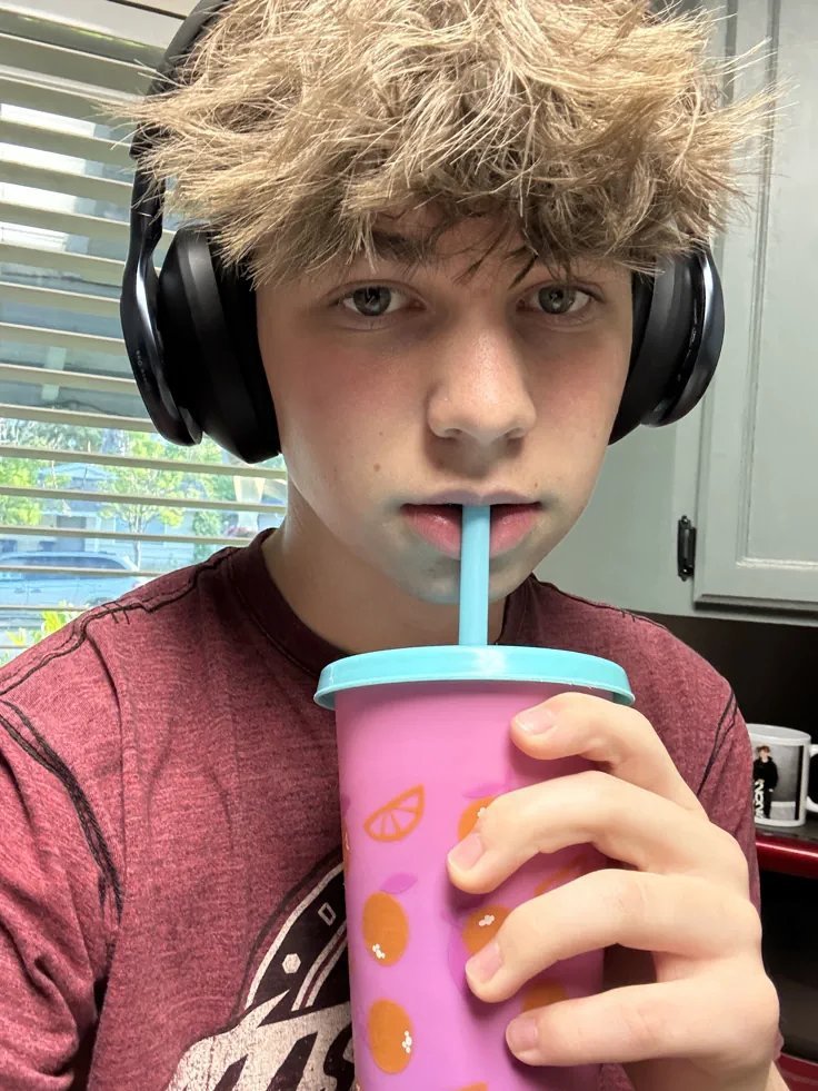 keybait22's tweet photo. DM https://t.co/1ePOWsWjed https://t.co/h1M6N37iSh