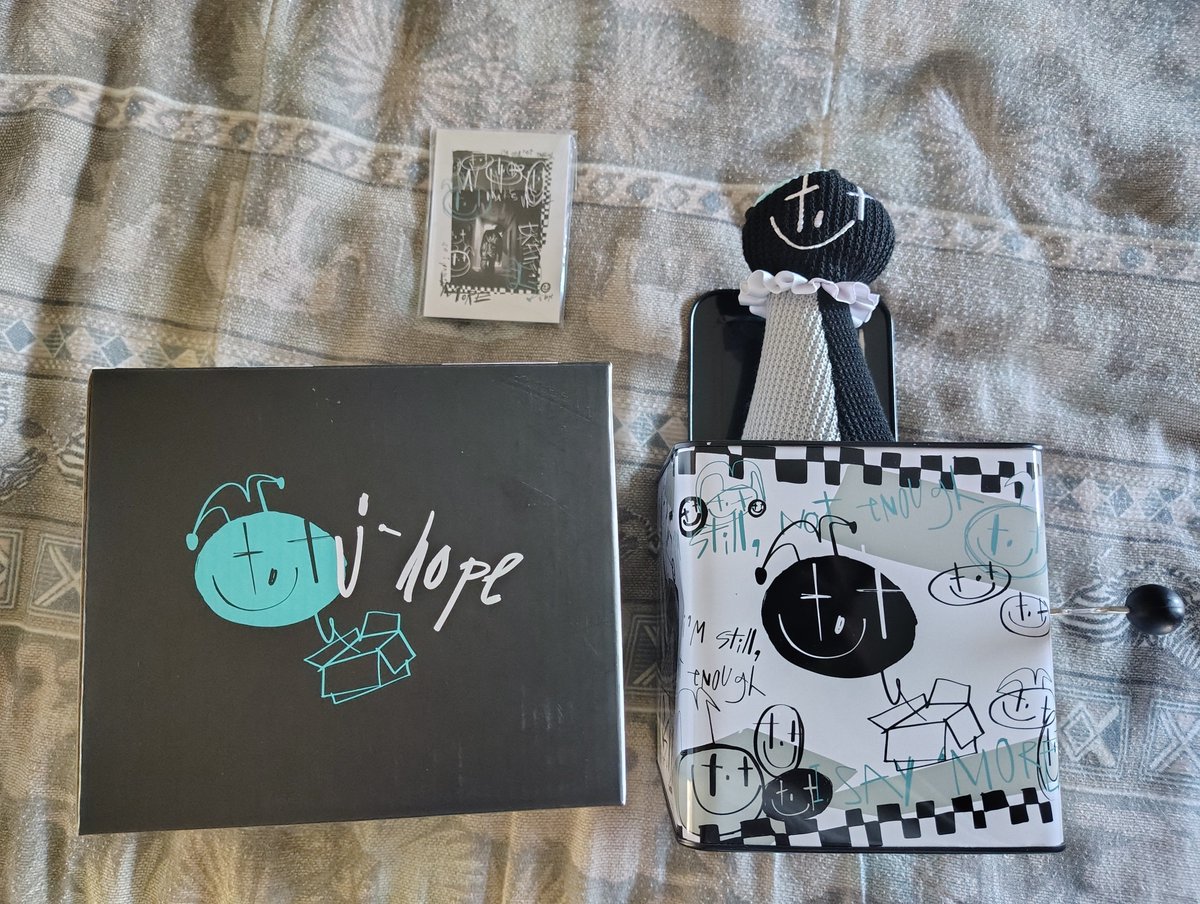 17shinees's tweet photo. wts j-hope jack in the box era hope in the box! (this is the actual jack in the box)

$70 obo + shipping 
USA only
dm if interested/want more pictures

🏷️ bts jhope wtb wts burn  #btswts #btswtsusa #bts #jhope #jhopejackinthebox https://t.co/cwK3ltHWp5
