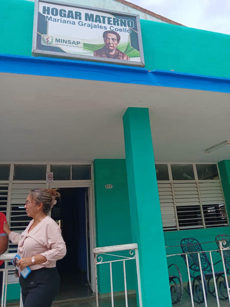 BarceloOrt92635's tweet photo. En #ProvinciaGranma una obra de #AmorInfinito es el Hogar Materno Mariana Grajales,que incrementa la potencia de sus paneles solares hasta alcanzar los 5 kilowatts,gracias a la donación realizada por la MIPYME Fénix,que aportó 3 kilowatts,sumados a 2 que tenía.
#CubaPorLaVida https://t.co/Jf3waqFQeZ