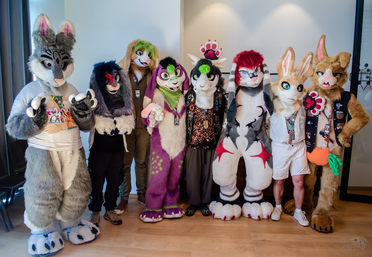 MaxettoBuni's tweet photo. Everybody talking about Dragons and washing them... but what about ✨ BUNNIES ✨ (and feeding them carrots)

📸@dazeinspace
📍#Awoostria https://t.co/a3Ik04Snbr