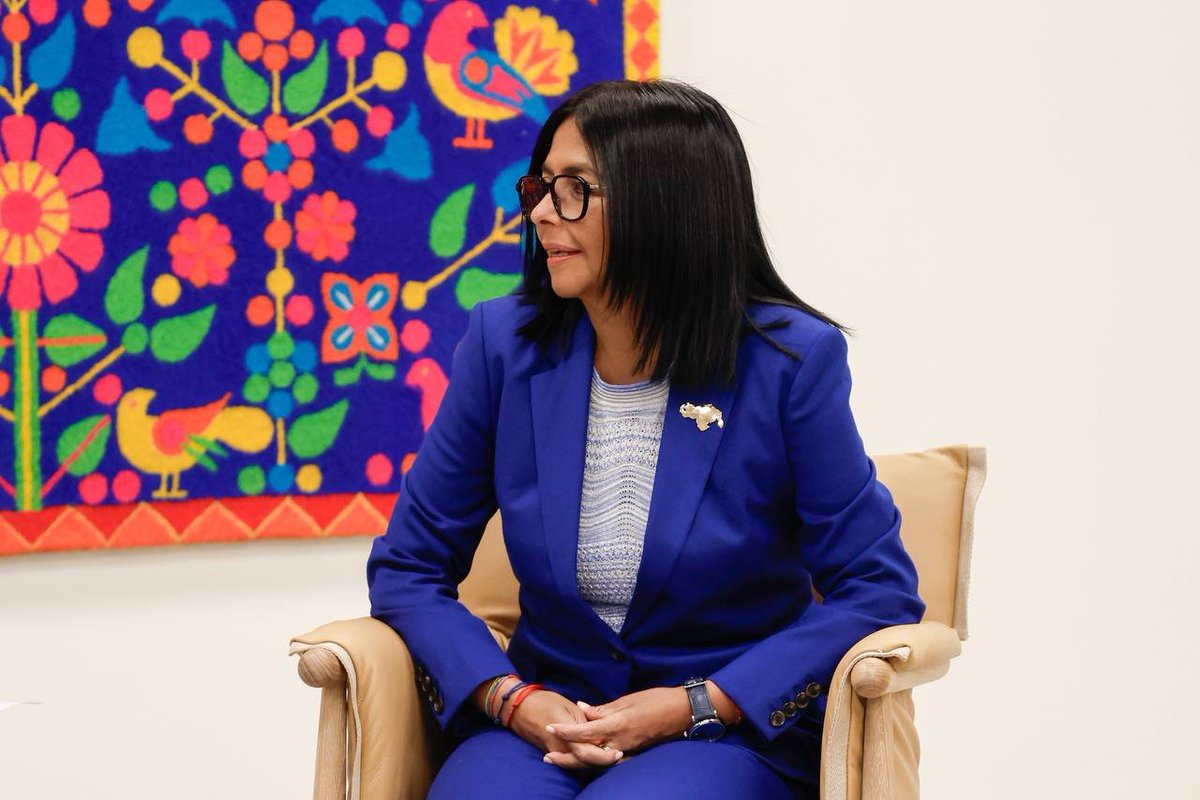 OficialDgcim's tweet photo. La presidenta Delcy Rodríguez sostiene encuentro con delegación del Banco Interamericano de Desarrollo en Nueva York. https://t.co/aXJ9aILUqB