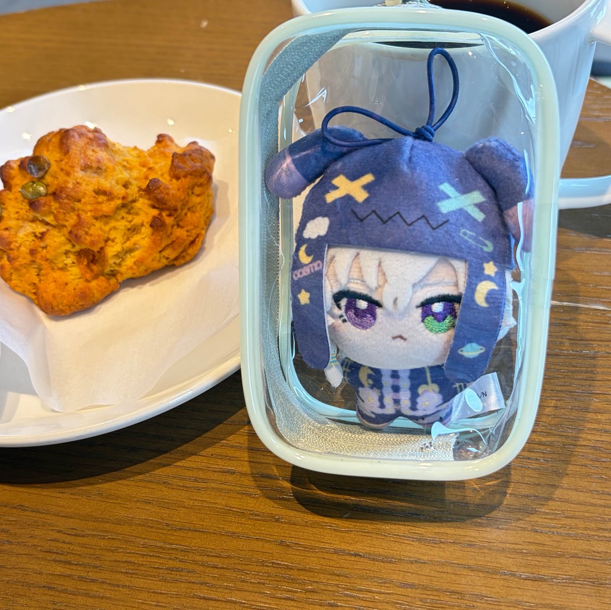 SP_m757's tweet photo. おはようございます☀️
これは先日行ったカフェ☕*°
ケースがピッタリでした✨️ https://t.co/MXrjcEhj0d