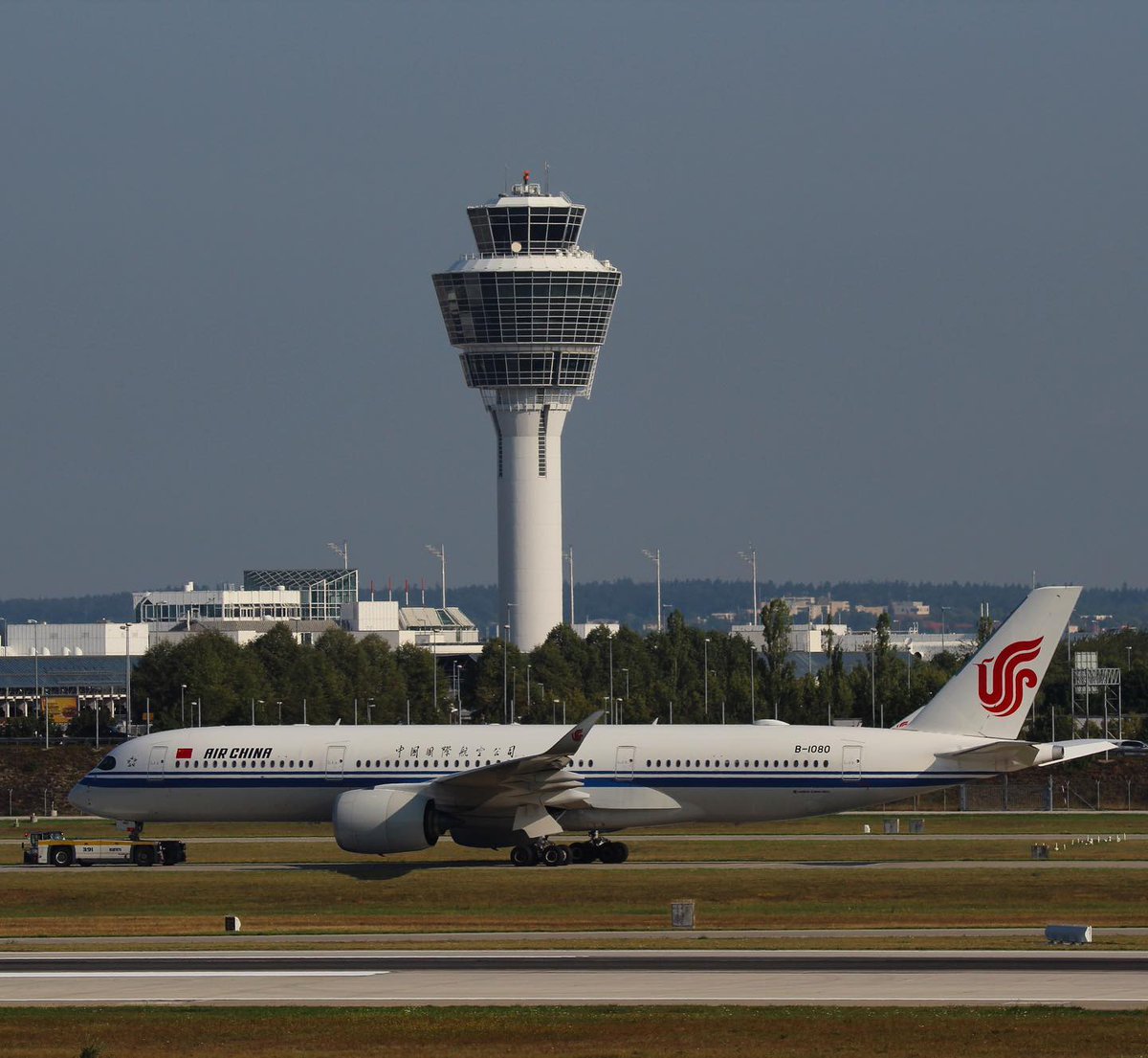 BryceValerkoa's tweet photo. Air China Airbus A350-900, Munich. https://t.co/HqVc8rcZWM