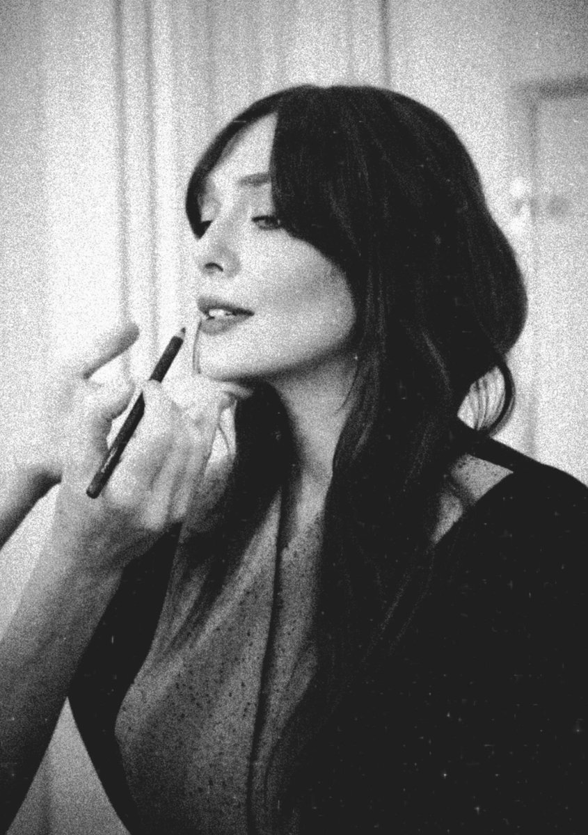 douxvampyre's tweet photo. 𝒜pprenez à me connaître

— 𝒩om : 𝐂armylle 𝐌ontClêre.
— ℋauteur: 5'7'.
— 𝒜ge : 39 années. 
— 𝒮igne : 𝐁alance.
— ℰtat civi : 𝐂élibataire.
— 𝒫rofession : 𝐑estauration d'œuvres d'art. 
— 𝒮exualité : 𝐁isexuel-le.
— 𝒮aison préférée: 𝐇iver.
— 𝒞ouleur préférée : 𝐁lanc. https://t.co/ioaSWDfUlP