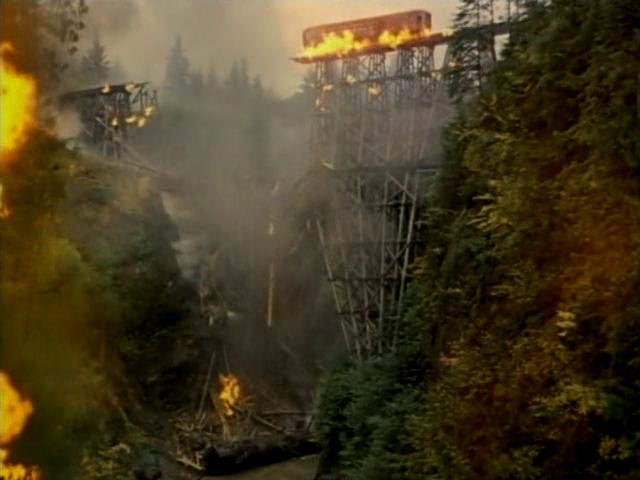 _alpaljpeg's tweet photo. @KarlJunes @C_JuniorsMagic Wrong film; the wreckage is from the filming of the Ring of Fire (1961) https://t.co/QFudMf8Ezs