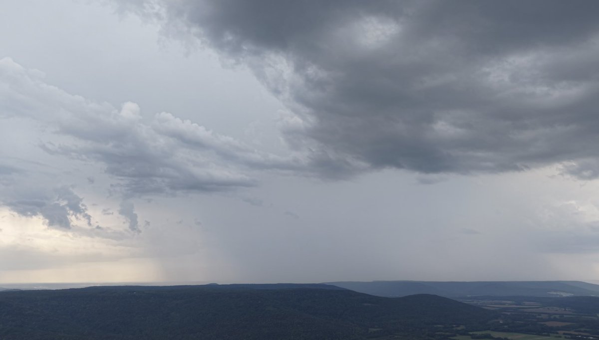 Daniel_Harbin's tweet photo. The storm that was over Owens Crossroads! #alabamaweathernetwork #alwx #valleywx #HUNwx @spann @BenSmith_WHNT @weswyattweather @simpsonWVTM13 @AriWeather @monsoonchaser @DrewMcCombs @wxhistorian @Sadiemorristv @AlabamaWXNet @WEATHERmanBURKE @DanielleDozier @jeffcastlewx https://t.co/5eJKD5qvqM