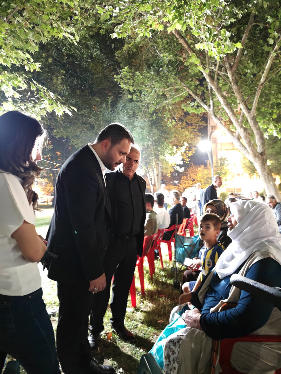 akpartiibatman's tweet photo. 📍 Kültür Mahallesi

Merkez İlçe Başkanlığı olarak düzenlediğimiz mahalle buluşmalarımız kapsamında bugün Kültür Mahallemizde hemşehrilerimizle bir araya geldik.

Milletvekilimiz Sayın Ferhat Nasıroğlu, İl Başkanımız Sayın Hüseyin Şansi, Merkez İlçe Başkanımız Sayın Fatih Doğu ve teşkilatımızla birlikte vatandaşlarımızın talep ve beklentilerini dinleyerek samimi bir sohbet gerçekleştirdik. Çocuklarımızla da bir araya gelerek onların neşesine ortak olduk.

Mahalle buluşmalarımızla hemşehrilerimizle gönül bağımızı güçlendirmeye, sahada olmaya ve vatandaşlarımızın yanında yer almaya devam ediyoruz.

#Batman 

@abuyukgumus @fnasiroglu @AvukatErsanAksu @hakanaksu058 @SansiHuseyin @Fatihdogu1