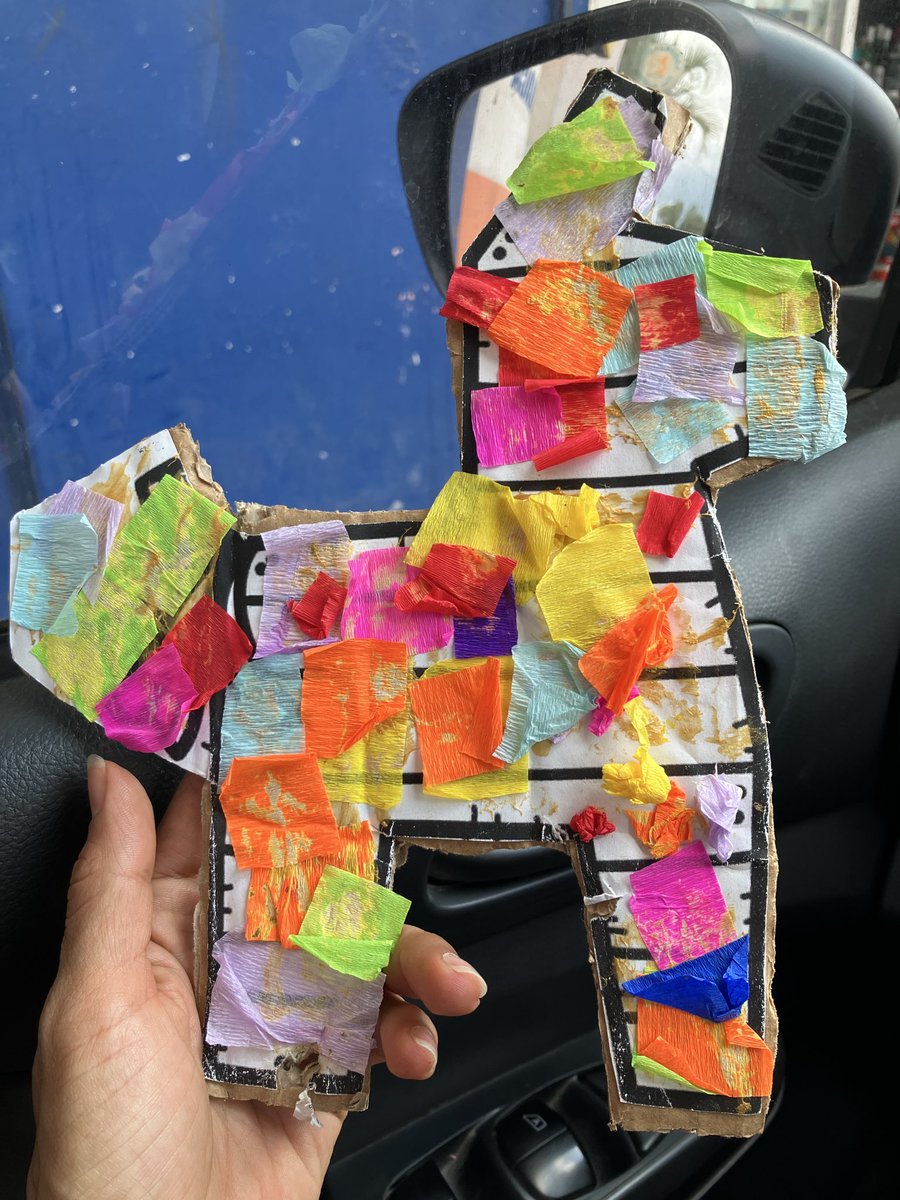 raizzaketzali's tweet photo. Hace un año dejé de hacer manualidades con los niños. Las ideas y la paciencia se agotaron. Hoy recuerdo que no todo lo tengo que hacer yo sola. Gracias escuela alternativa por existir https://t.co/k8yRTx8Q3L