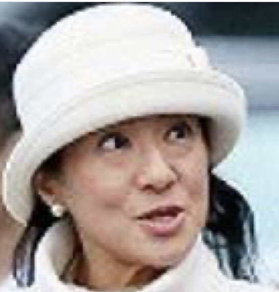 AKIRA674388259's tweet photo. 大きな災害があると、平成時代の天皇陛下は国民を思い遣ってお言葉をくださった。国民に寄り添うことをお忘れにならなかった。
令和の天皇はどうだろう？
国民がどんな目に遭っていても自分らの遊びに全振りしているようにしか見えないのだが。
出てきてはいつも馬鹿笑いを撒き散らして国民は蚊帳の外 https://t.co/oYv8MYD4iX