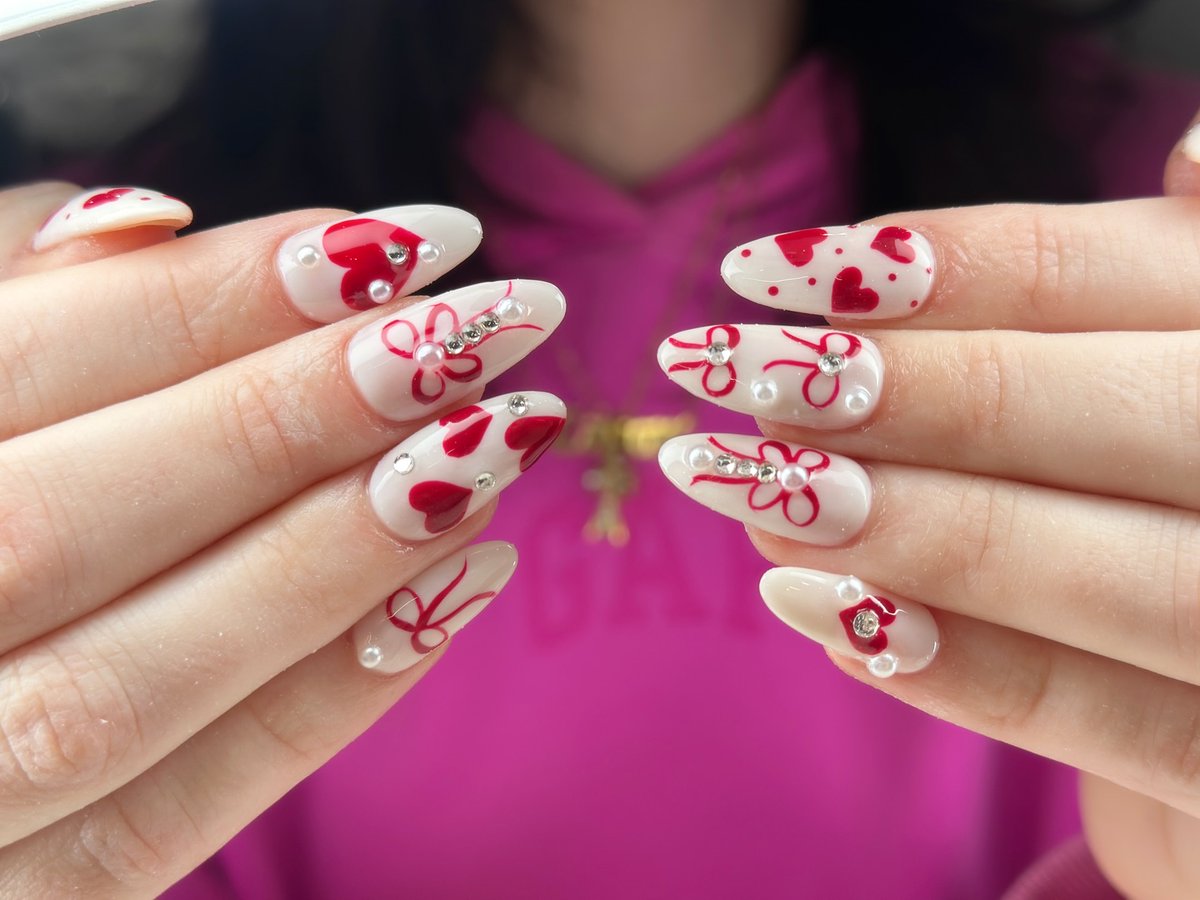 SiuBigpbp's tweet photo. Sweet, soft, and in love. Follow for more: @nailsbymimi. 11. https://t.co/CXw2n3OR2U