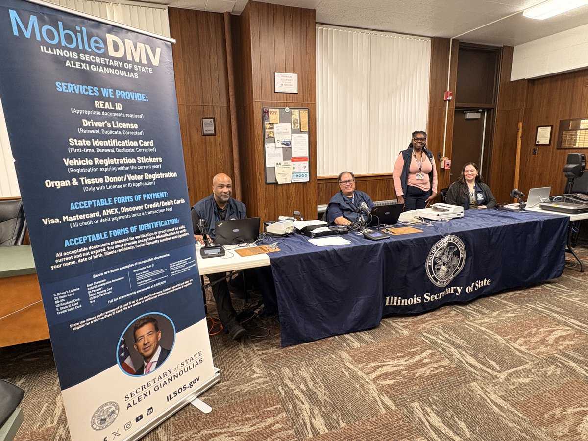 VillageOfCrete's tweet photo. Thanks to everyone who came out to the Mobile DMV at Crete Village Hall today! About 30 people used the DMV for licenses, IDs, registration and plate stickers. Thanks to Secretary of State Alexi Giannoulias, State Senator Patrick Joyce and staff for bringing Mobile DMV to Crete. https://t.co/p8V9GtqtqW