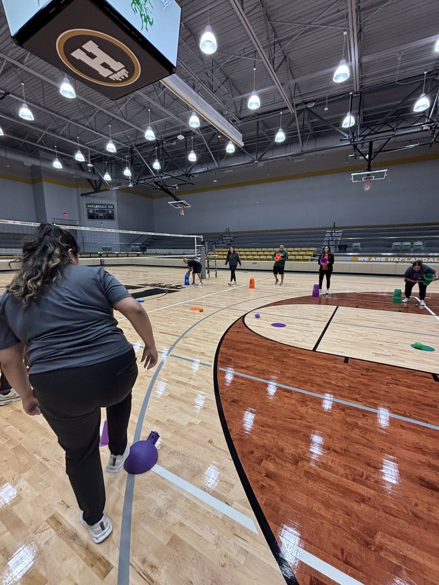SpeedStacksInc's tweet photo. Great Professional Development session today with Harlandale ISD in San Antonio, TX. 

PE educators in all grade levels learning the benefits, stacking activities and how easy implementation of stacking can be in PE! 

Schedule your next district Professional Development with us! https://t.co/hVoIxFNnPo