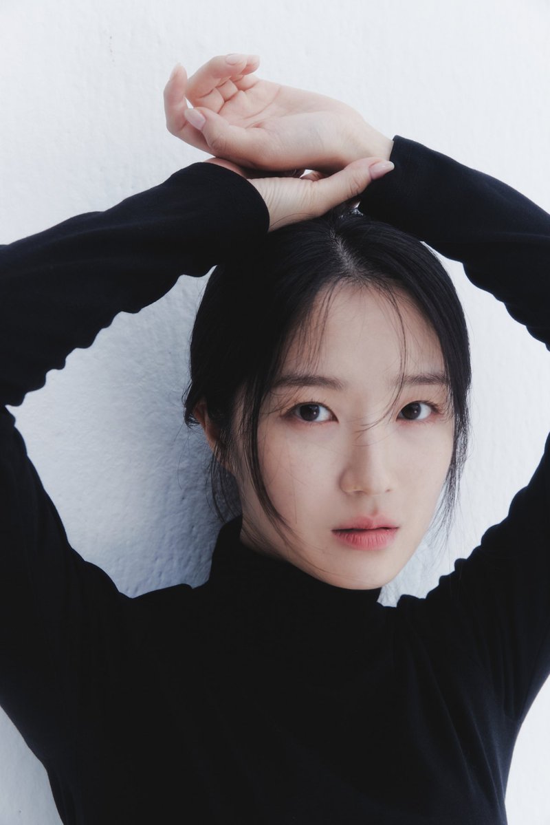 hyeyoonstar's tweet photo. [Exclusive] ‘Box Office Queen’ Kim Hyeyoon Reflects on a Year Full of Happy News #김혜윤 #KimHyeYoon 

Kim Hyeyoon is an actress beloved by countless people, both for her roles on screen and for her uniquely charming and cheerful personality off screen. She cites her ‘cheerful energy’ as one of her key charms.

“I am so grateful that people love me both for my characters and as Kim Hyeyoon the person. Many fans tell me they draw cheer and energy from me. I am grateful for their kind words.”

A new chapter awaits Kim Hyeyoon. She is set to join the cast as the lead in ‘Good Partner 2’. It is yet another challenge for her, stepping into the role of a new character in a series that already boasts a solid fan base.

“It’s a real honor to be part of ‘Good Partner’, a series that has received so much love. I’m excited to be able to show you a new side of myself in a suit. I’m preparing diligently for filming, so please give me your support and interest.”

Following this, a string of projects are lined up for release, including Land, High School Detective and The Miracles of the Namiya General Store. She continues to move relentlessly from one project to the next, stepping into the life of a new character as soon as one project ends.

🔗 https://t.co/62aRRZIIzU