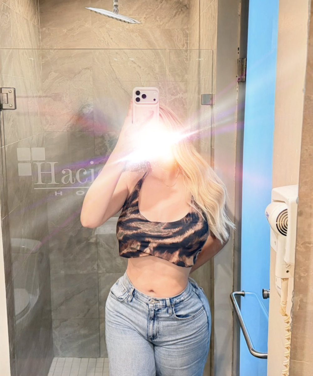 Thelexytaylor_'s tweet photo. @TheLexy_Taylor 
@_Thelexytaylor https://t.co/MdQhVjJ2ko