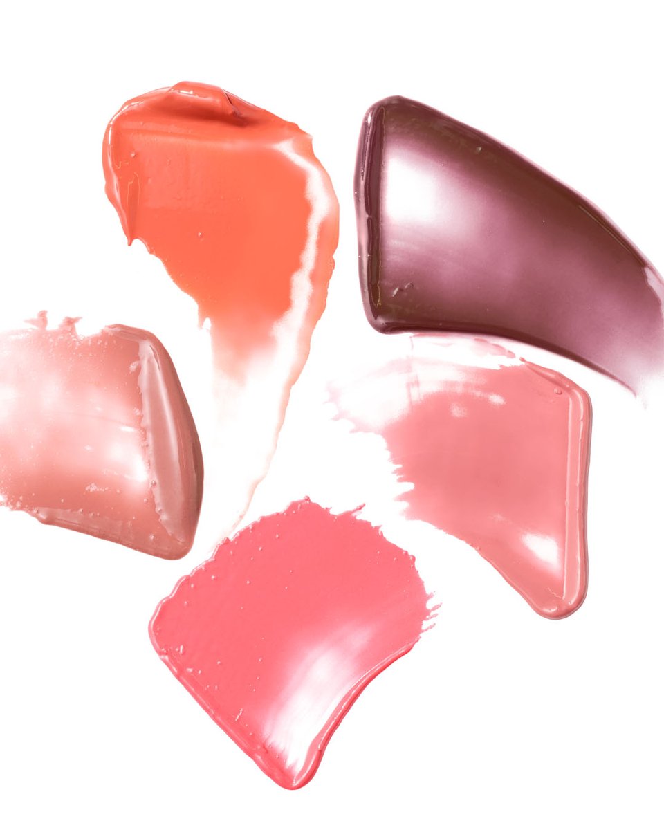 RodneyRoshmr's tweet photo. Pretty on the outside, nourishing on the inside. @xoxotsumi shows why this dual-action balm is winning so many fans. A soft touch of color outside, a nourishing core inside. The result? Hydrated, comfortable lips with a natural shine in seconds. https://t.co/9bouCxyfCl