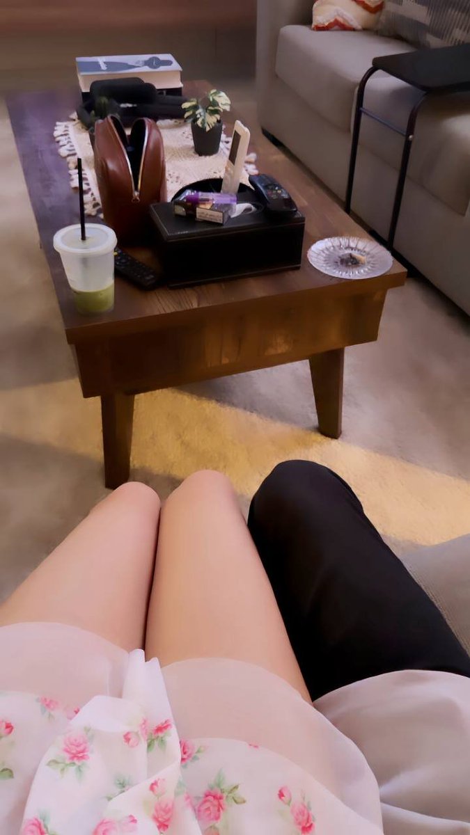 t7itc's tweet photo. انصدمت وقعدت بحضن ناصر 🥰 https://t.co/viJsAsw4Fa
