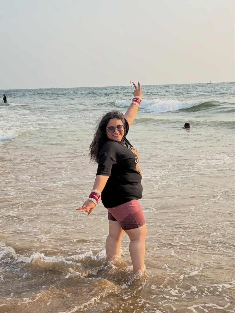 RebeckaAnnim's tweet photo. Sun, sand, and sea vibes. Goa days hit different—salty air, carefree moments, and endless beach fun with the squad. Living for sunsets, waves, and memories that last forever. https://t.co/nh2RJplGU5