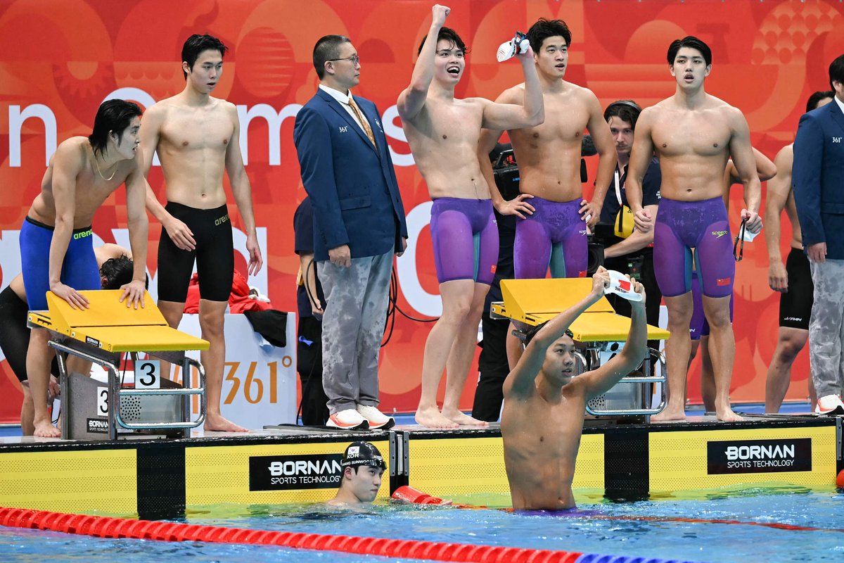 CGTNSportsScene's tweet photo. 🏊‍♂️🔥 WHAT A COMEBACK!

Zhang Zhanshuo delivered a sensational final-leg surge, chasing down Japan to help China win gold in the men’s 4x200m freestyle relay at the #AsianGames2026.

🇨🇳 China set a new Asian record of 7:00.17, ending a 16-year wait for the title in the event. 🥇 https://t.co/SHCAhZft1m