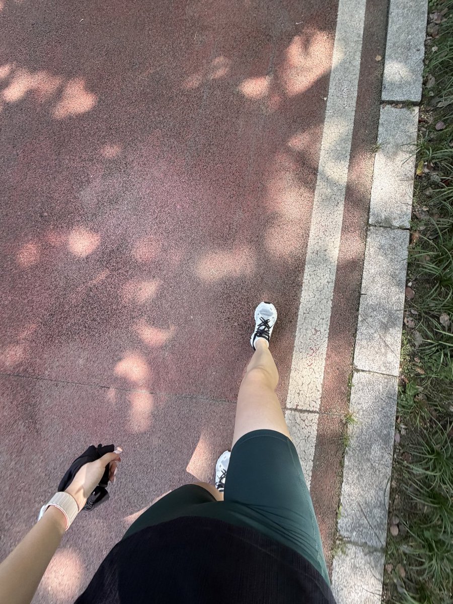 jhfejk's tweet photo. Body moving, mind growing. Always on the right track. https://t.co/HFeiHH2WNH
