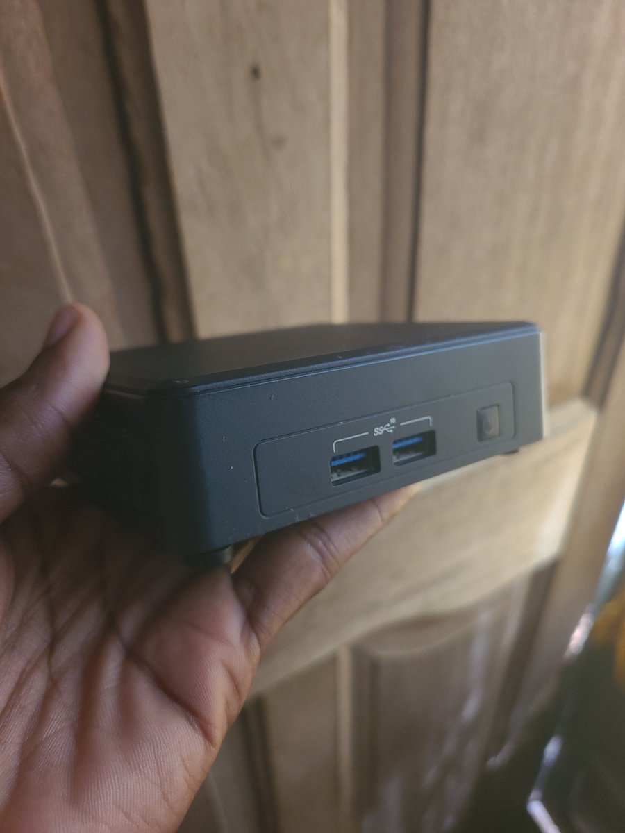 AnythingIT_File's tweet photo. @yaw_thursday @DansoPhilip10 bring GHC 3K..
Model: Intel NUC 11 Pro
CPU: i5 11th Gen
GPU: Intel Iris Xe Graphics | 4GB
RAM: 32GB DDR4
Cooling: Built-in fan for active self-cooling
Power Supply: Yes, included
NVMe SSD: Excluded 
>> Neatly Used wih no hidden issues https://t.co/RWNc4C0wBA