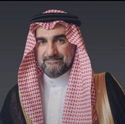 seefo124's tweet photo. رسالة إلى معالي الأستاذ ياسر الرميان.. أنقذوا الأهلي! 🚨

بصفتكم رئيس مجلس إدارة صندوق الاستثمارات العامة نضع بين أيديكم تساؤلات جماهيرية مشروعة حول كفاءة الإنفاق والقرارات الإدارية الغريبة في "شركة النادي الأهلي":

• وديابي وأبو بكر: عقودهم السابقة لا تتعدى المليون، وجلبوا للأهلي بـ 14 و12 مليون يورو!

• ترينكاو: صفقة كلفت الخزينة 40 مليون يورو!

• المدرب الجديد: سيرة ذاتية ضعيفة ومنحوه راتباً ضخماً بـ 7 ملايين يورو!

هذه الفوارق المالية المرعبة وتفريغ الفريق من عناصر استقراره يتناقضان تماماً مع مبادئ الحوكمة الصارمة ومستهدفات الاستدامة المالية التي يقودها الصندوق

جماهير الأهلي تطالب بتدخلكم العاجل لمراجعة ملف التعاقدات ومحاسبة المتسبب في هذا الهدر الإداري والفني! ⚖️

#جمهور_الاهلي_يطالب_التدخل_العاجل 
@PIFSaudi