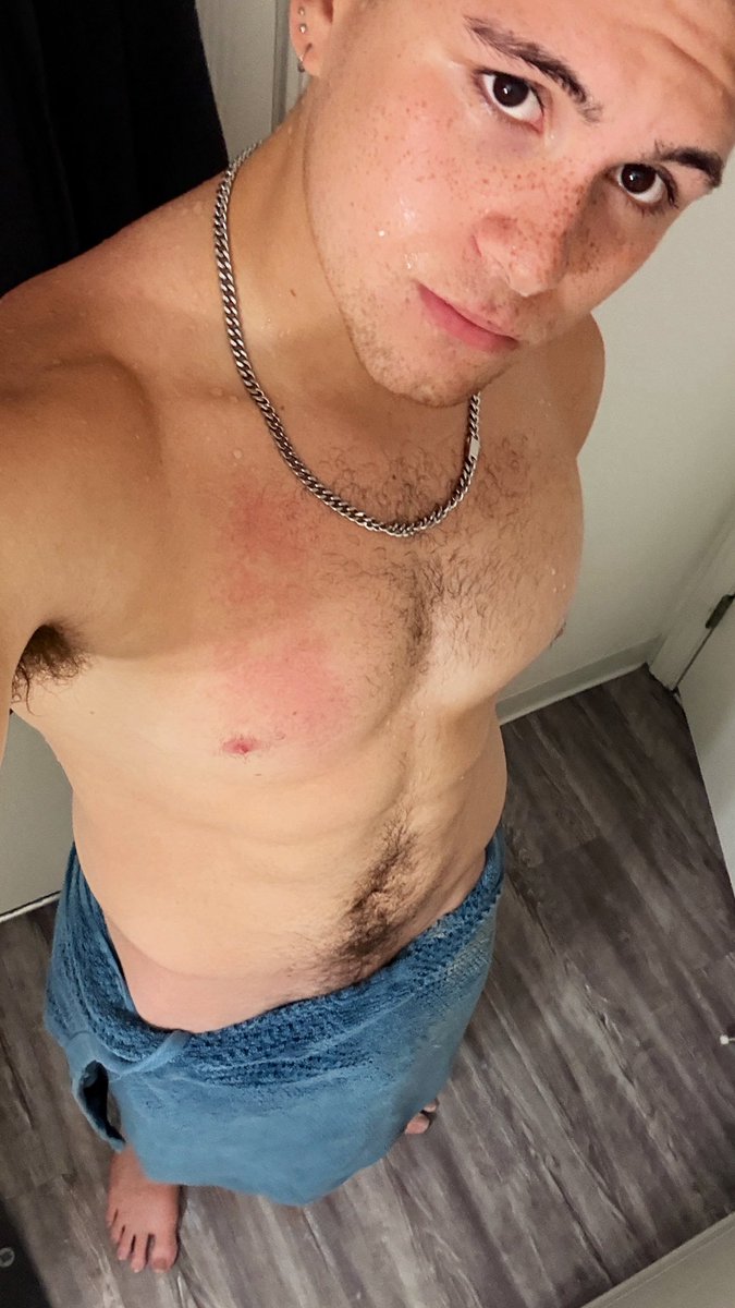 AndrewBrideOf0's tweet photo. Anyone wanna join me for a shower? https://t.co/DSWxmcd7fu