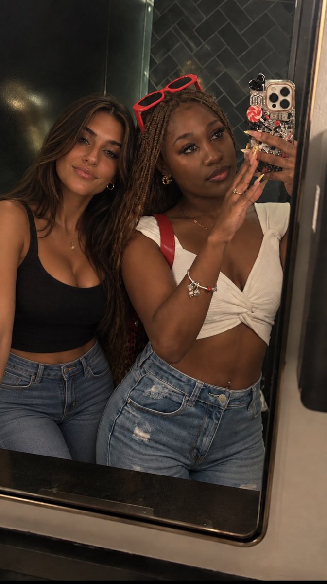 PrincessNovaa2's tweet photo. Me and @lecidabr4t wanna drain you losers

Send dm to be added to the group chat😈💋 https://t.co/ZWuiBZjs6H