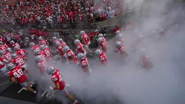 Bucknuts247's tweet photo. What was it like to be back at Ohio Stadium as the #Buckeyes looked to bounce back from their first loss of the season?
@_Pat_Murphy has his stream of consciousness from Saturday's #OhioState win over Kent State.
https://t.co/As4Sxktr3S https://t.co/uMJrimn5Jb