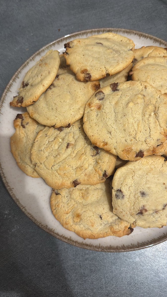 anileeww's tweet photo. J’AI FAIT DES PETITS COOOOKIIIIIESSSS https://t.co/33zFQimxpM