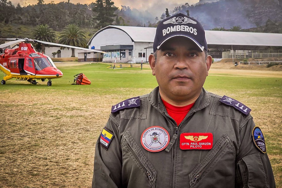 BomberosQuito's tweet photo. 👨‍🚒 #JuntosContraElFuego | Cada rostro que te mostramos lleva la huella del esfuerzo y el compromiso de proteger la vida.

🔥 Te seguimos mostrando a quienes enfrentan la emergencia, donde el calor, el humo y las largas horas de trabajo no dan tregua.

💪 Detrás de cada mirada hay concentración, experiencia y la firme decisión de seguir adelante para controlar el fuego y proteger a quienes más lo necesitan.

❤️ Con esfuerzo y compromiso, nuestro equipo se mantiene firme en su labor de cuidar de Quito.

#SalvamosVidas