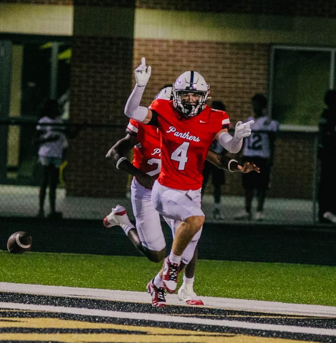 TylerMobbs4's tweet photo. 🔴 GAME FOUR 🔴
Jackson Co: 54
Mountain View: 28

7 total tackles 
Pick Six- 40 yard return
Defensive player of the game

 #HUNT
@JAXCOFOOTBALL @JaxCoRecruitsFB @NEGARecruits @RecruitGeorgia @RecruitNE_GA @PrepRedzoneGA
@mfarrellsports @CoachMobbs https://t.co/pw3emtOhFr