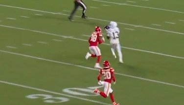 JakeElrod44's tweet photo. @jackson_steve Once gain..this is the EXACT MOMENT Treadwell gets the ball in his hands...still ahead of the defender. Saying he stopped to catch the ball when the ball is literally in his hands and he is ahead of the defender makes zero sense https://t.co/kDNaKQNMWS
