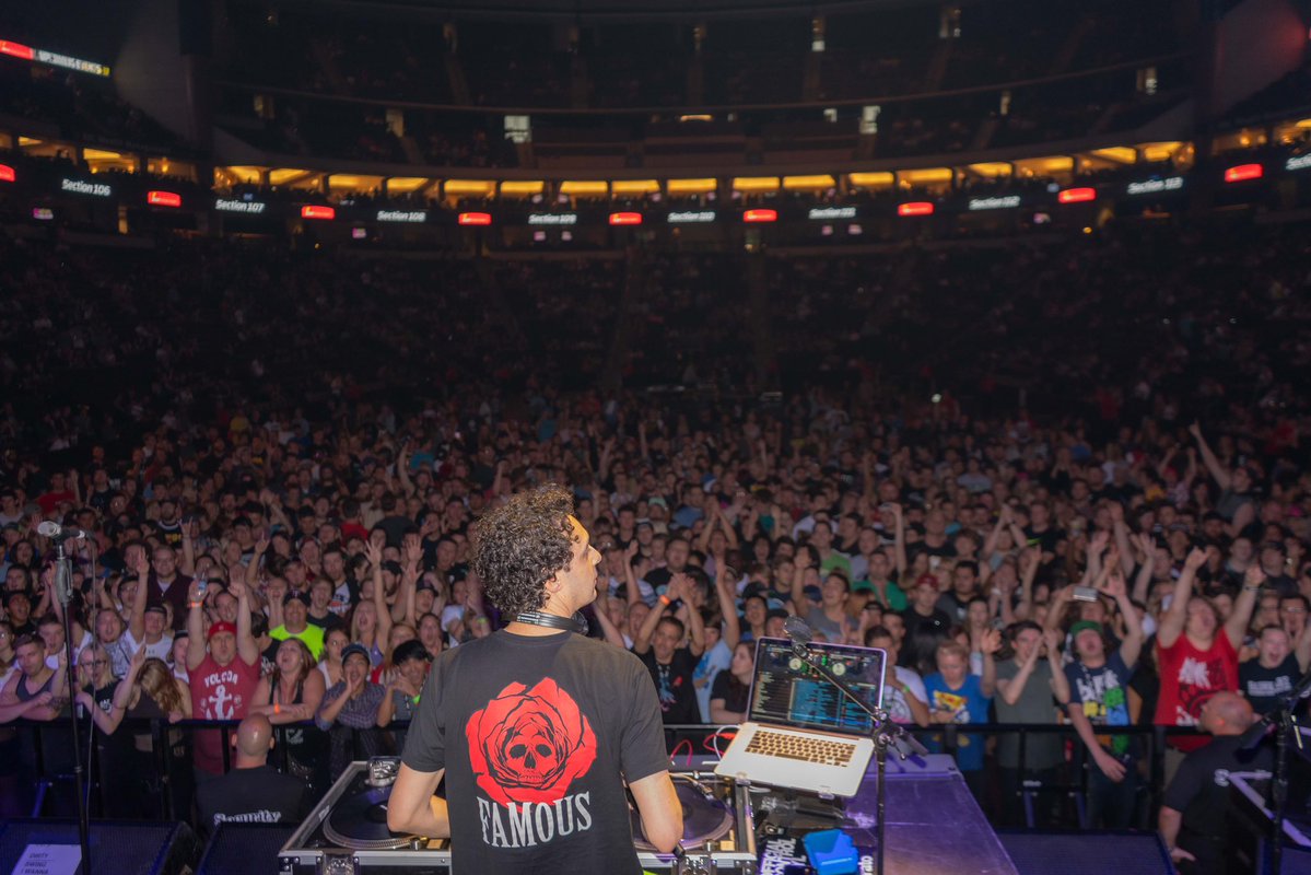 deejayspider's tweet photo. My man @justwilliet just sent me these pics from the 2016 @blink182 tour. I forgot what city this was. Such a fun summer! https://t.co/3OzQqITpGm