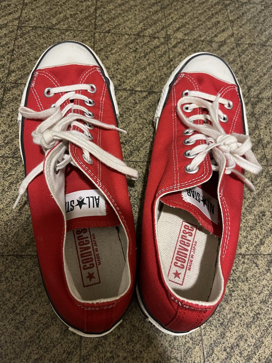 nextone1977's tweet photo. 定番でありながら、どこか特別な存在感を放つ「Made in Japan」のオールスター（レッド）しっかりとしたキャンバス生地、美しいシルエット、そしてインソールに輝く赤字の「CONVERSE / MADE IN JAPAN」のロゴ。細部までこだわりが詰まった日本製のクオリティ #コンバース #オールスター #靴好き https://t.co/eul2FKVKLZ