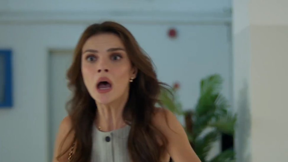 cilekliimonataa's tweet photo. vicdansızlık intikam cart curt ama cihan biriyle kavgaya girince alya'nın panik ve endişe😭😭😭😭😭 FICTEN Mİ FIRLADINIZ

#UzakŞehir #CihAl https://t.co/tHKkex3TaC