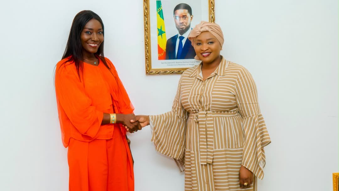 FONGIP's tweet photo. L’Administratrice générale du FONGIP, Mme Ndèye Fatou Mbodj Diattara, a reçu ce lundi l’artiste sénégalaise Coumba Gawlo Seck pour une rencontre chaleureuse autour de perspectives de rapprochement. https://t.co/n1yy9Yrldu