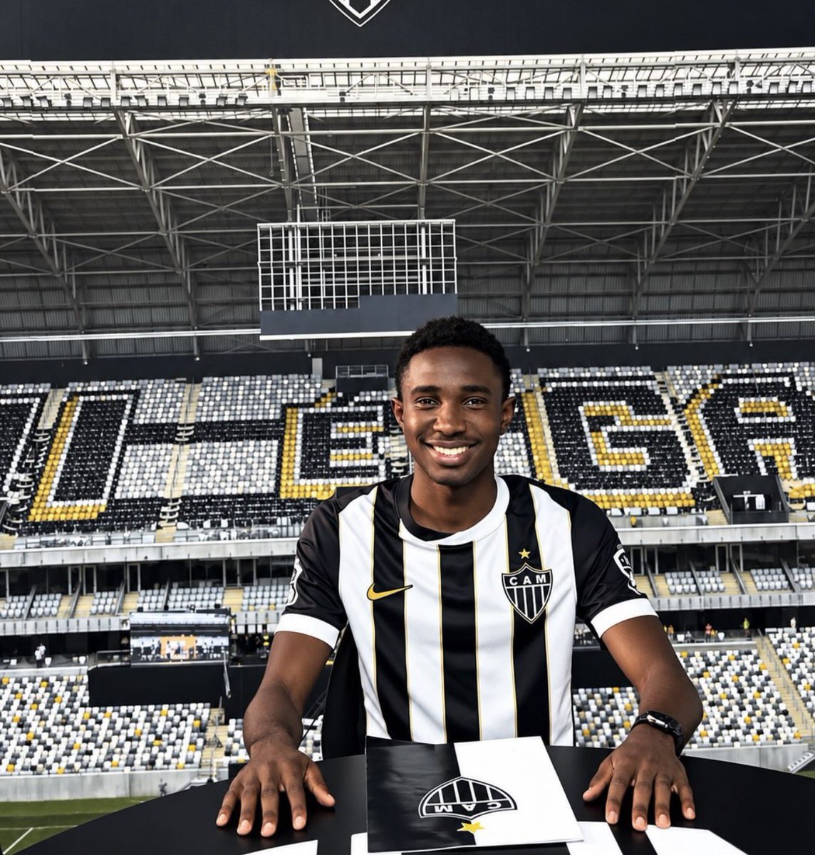 GaloCareca21's tweet photo. Galo votando a favor de limite de estrangeiros é um tiro no próprio pé com o EXCELENTE PROJETO de captação de jogadores na Africa.

RETROCESSO https://t.co/dgBGEHMzmJ