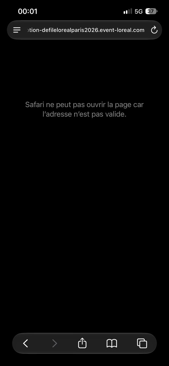 theunknown94__'s tweet photo. «@LOrealGroupe Vous être des putains de gros incapable ça fait des heure que je suis en file d’attente pour me faire jeter comme ça, aller vous faire enculer, vous me dégoûter. https://t.co/YpHpI68D30