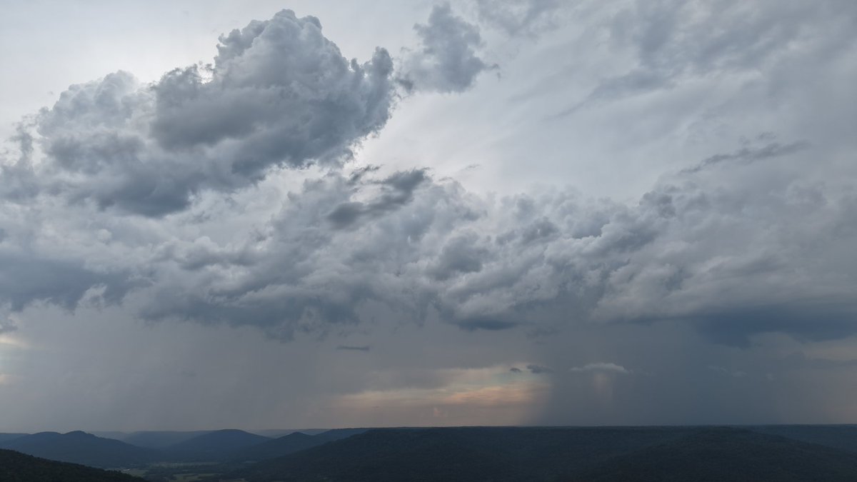 Daniel_Harbin's tweet photo. Storms currently NNE of Trenton near & in Skyline. #alabamaweathernetwork #alwx #valleywx #HUNwx @spann @BenSmith_WHNT @weswyattweather @simpsonWVTM13 @AriWeather @monsoonchaser @DrewMcCombs @wxhistorian @Sadiemorristv @AlabamaWXNet @WEATHERmanBURKE @DanielleDozier @jeffcastlewx https://t.co/xTt4ZFXewE