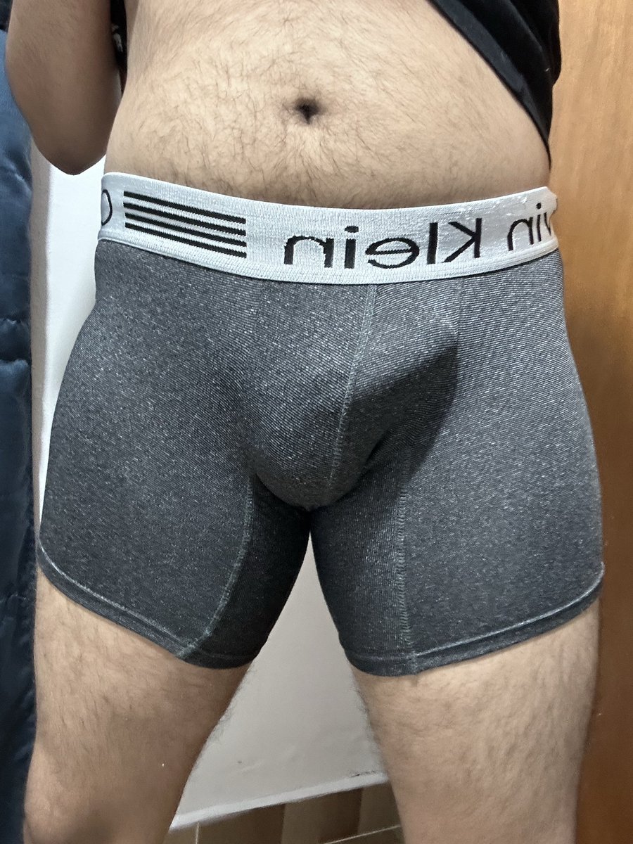 FrikitonMED's tweet photo. Este boxer gris se rindió hace rato y se me pegó a todo 😈 Escoge tu lado favorito: ¿adelante o atrás? 🔥

 #osito #gaybear #boxerfetish #gaytwt #latinobear #Medellín #CHUDAİ #اليوم_الوطني_السعودي_٩٦ #ستمبر27_فیصلہ_کن_مارچ #altıüstüistanbul https://t.co/LXDjJJYIW6