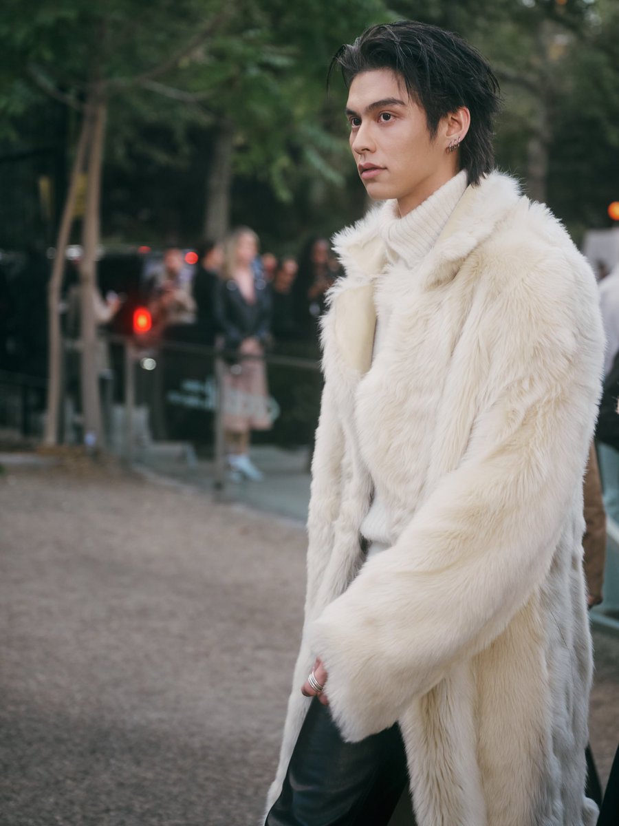 tamako_bbr's tweet photo. so captivating🤍

BRIGHT BURBERRY SUMMER 27
#bbrightvc @bbrightvc
#BurberryxBRIGHT
#BurberrySS27xBRIGHT

jessequattro IG

(+) https://t.co/kOcO6aAl7d