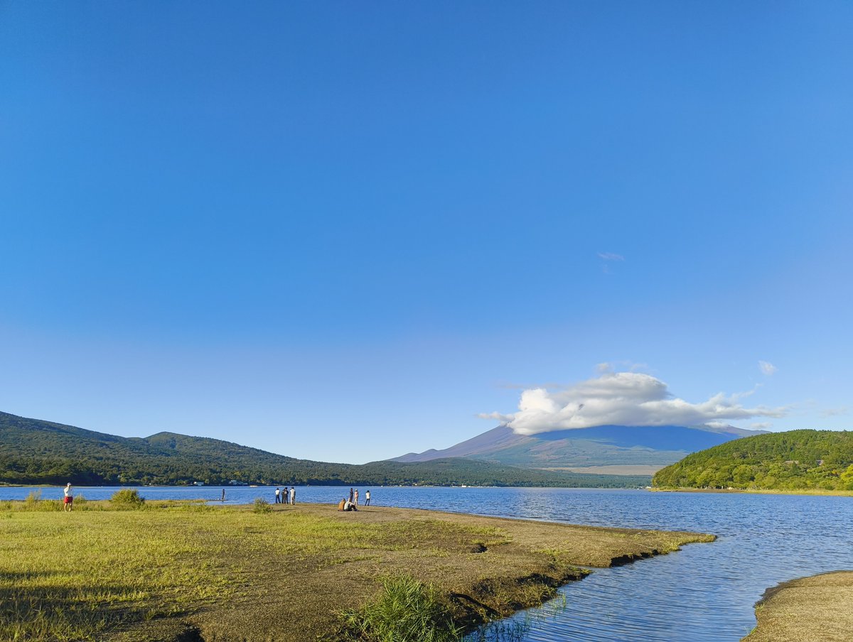 etotatsu's tweet photo. 山中湖よりおはようございます
本日の天気は晴れ☀気持ちのいい涼しい風が吹いてます🆗
この後少し曇りそうですが雨はギリギリ大丈夫かな？富士山が顔を出してくれるといいですね🗻

SPARK2日目やっていきましょう🔥 https://t.co/nq63rJlba3
