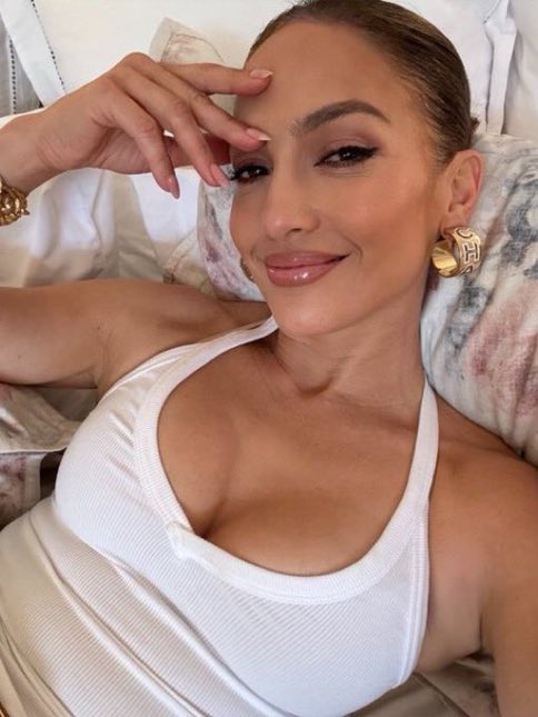 jenniferl8787's tweet photo. #Jlo 🩷❤️ https://t.co/BvGKHLjFz4