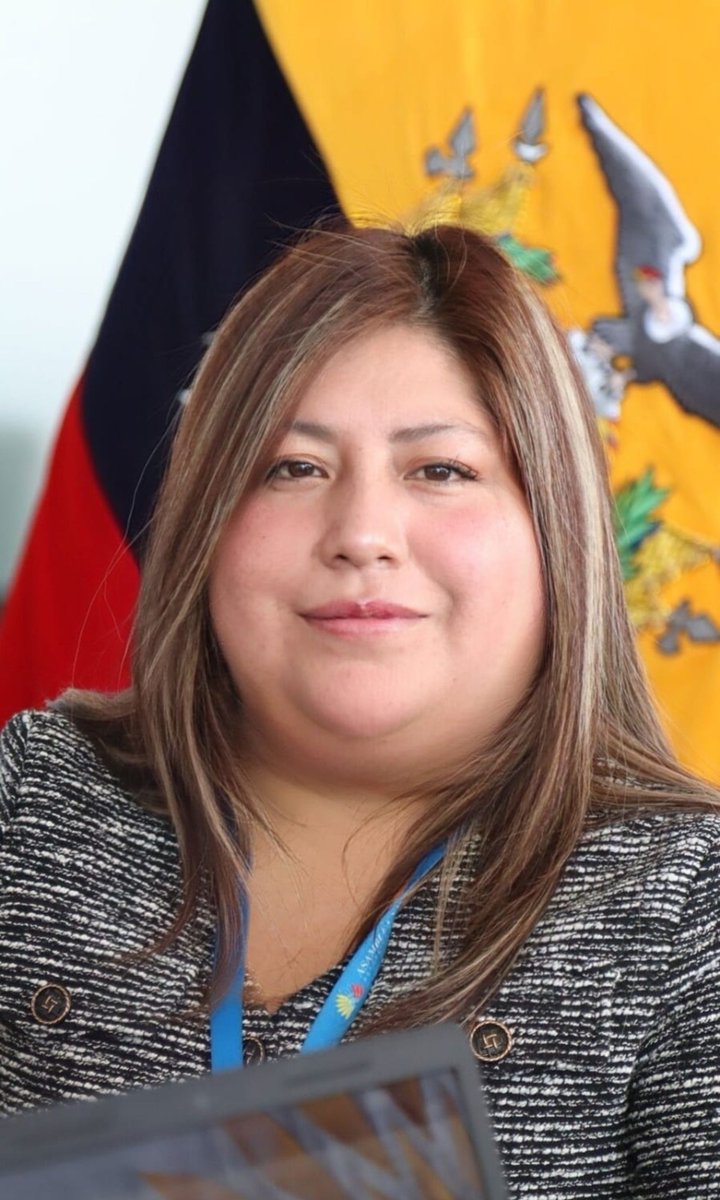 MirkitaOrellana's tweet photo. Estás a un filtro de que te inviten a Olón @InesAlarconOk https://t.co/27RWpseoA0