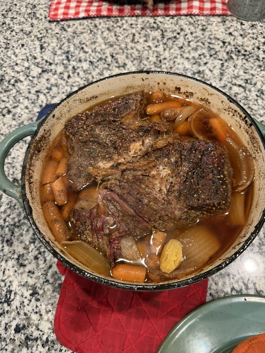 MosesMosley's tweet photo. I have cracked the code with this Smoked Pot Roast recipe. #GoodEats #PrimeBeef @ShinerBeer @MeatChurch https://t.co/TYF8GqUWDV