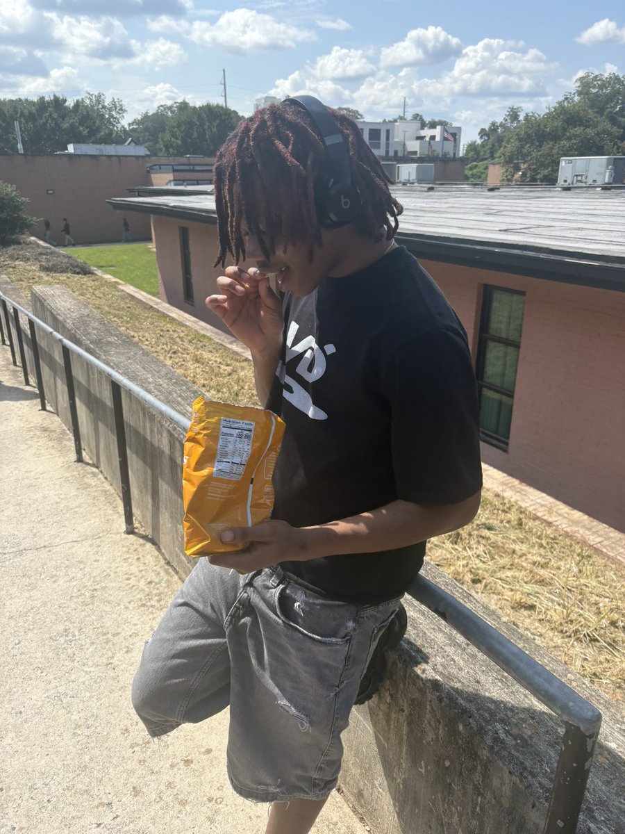 D0NTRIM's tweet photo. main vs spam #atl https://t.co/I0vqYlD4ql