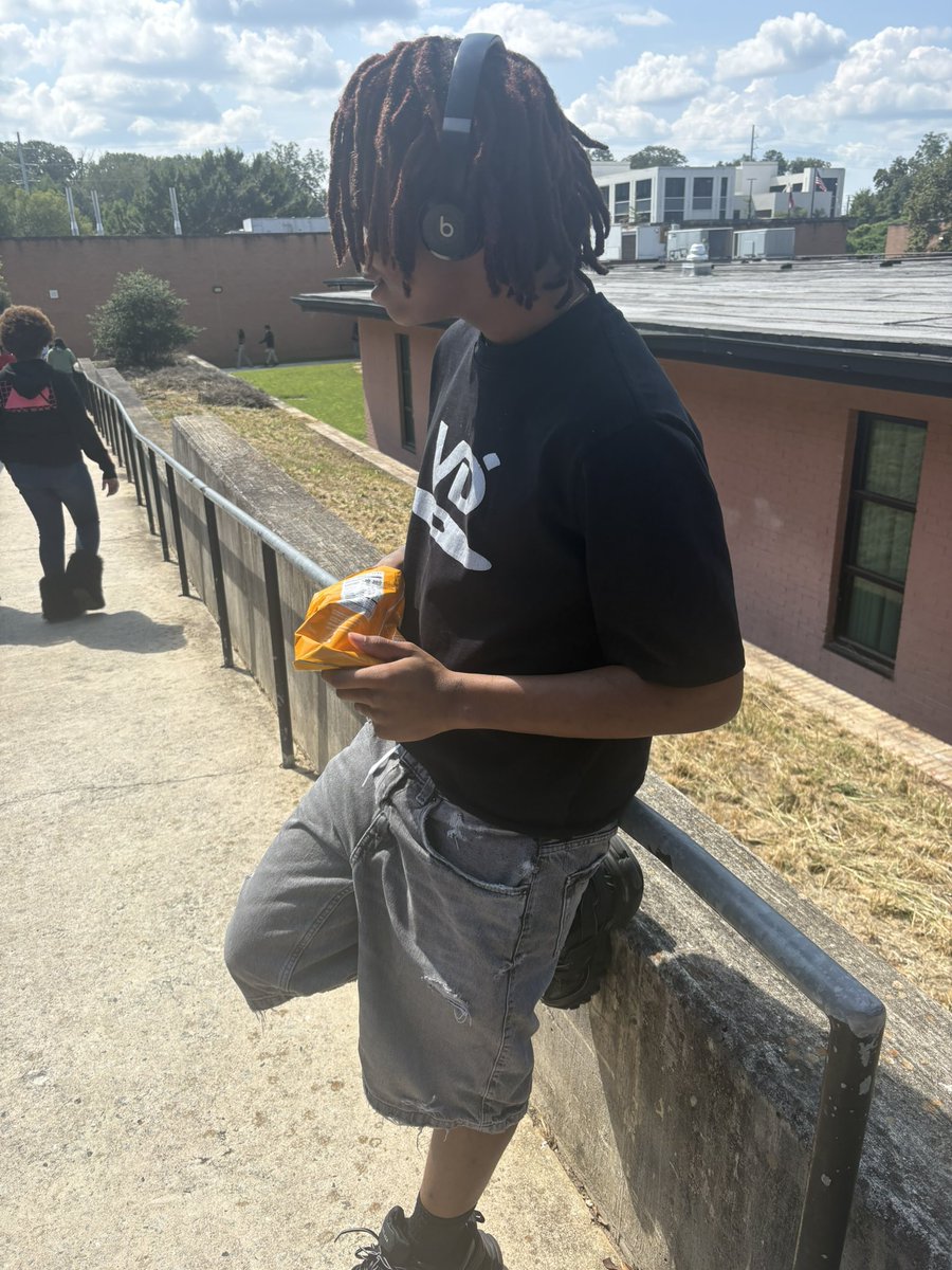 D0NTRIM's tweet photo. main vs spam #atl https://t.co/I0vqYlD4ql